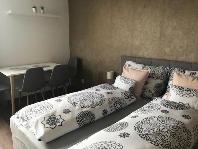 Apartman Innova 兹林 外观 照片