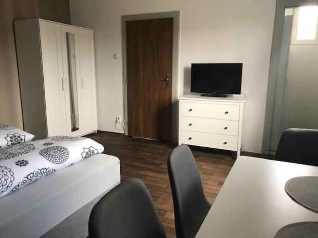 Apartman Innova 兹林 外观 照片